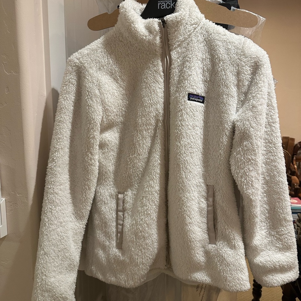 Patagonia Women's White minky Fleece Jacket
